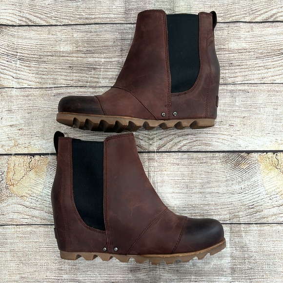 Sorel Lea Chelsea Boot - Picture 2 of 9